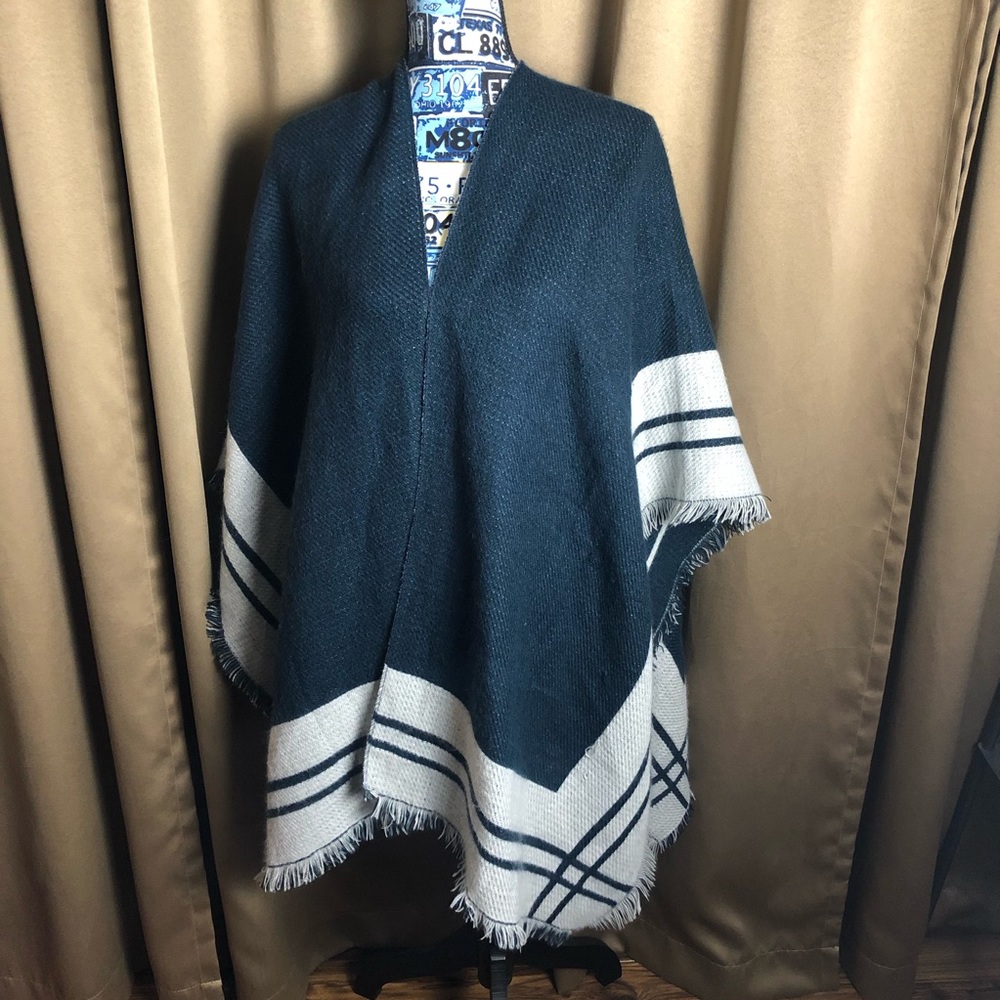 Woolrich Poncho Wrap Shrug Open Front Sweater - One Size - Picture 1 of 11